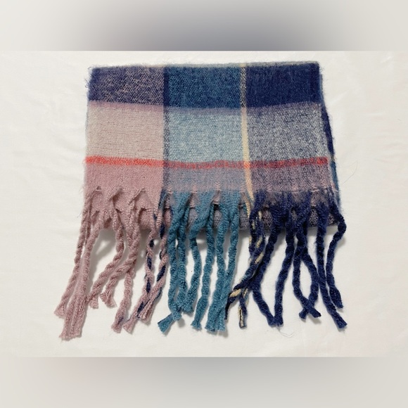 American Eagle Outfitters Plaid Brushed Scarf - Picture 3 of 3